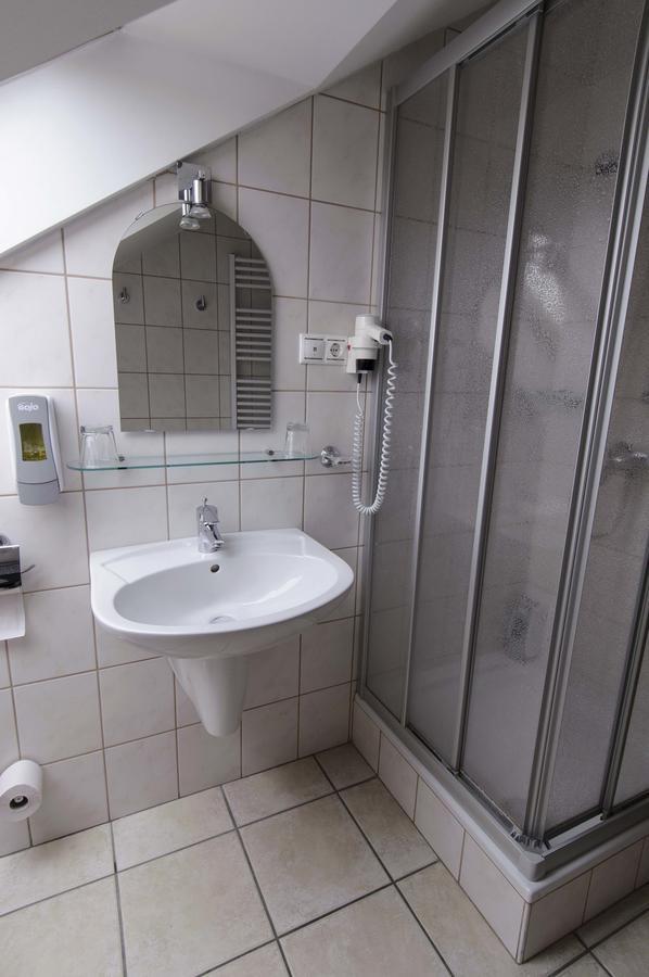Publo Etterem Es Panzio Bed & Breakfast Csakvar Exterior photo