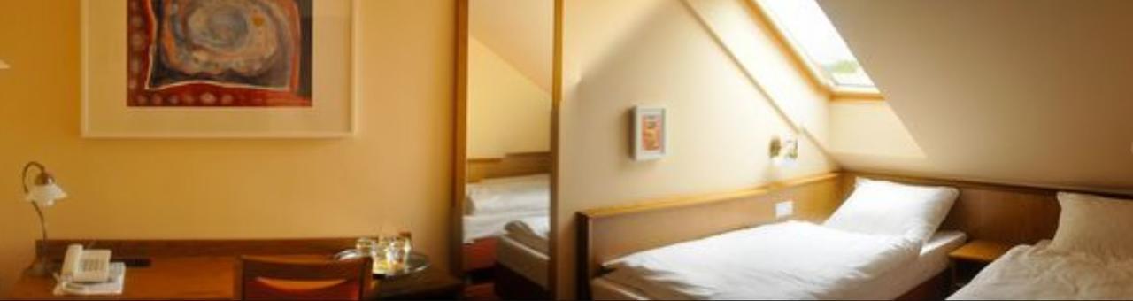 Publo Etterem Es Panzio Bed & Breakfast Csakvar Exterior photo